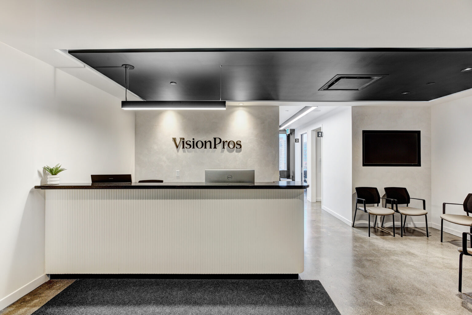 Expert Eye Care and Medical Aesthetics in Montreal - Clinique VisionPros